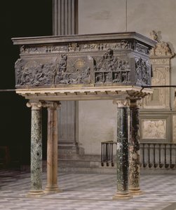 身廊南側からの説教壇、1460年（青銅）